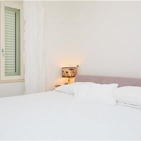 2-Bedroom Sea view Apartment with jacuzzi and Dubrovnik old town views, Sleeps 4